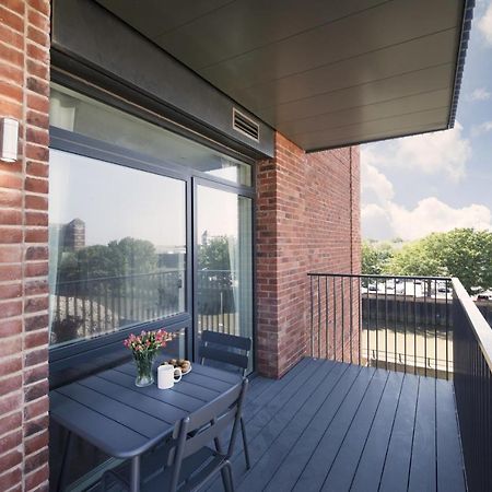 Modern Studios And Apartments At Barking Wharf In 伦敦 外观 照片
