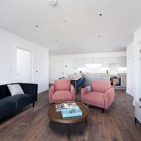 Modern Studios And Apartments At Barking Wharf In 伦敦 外观 照片