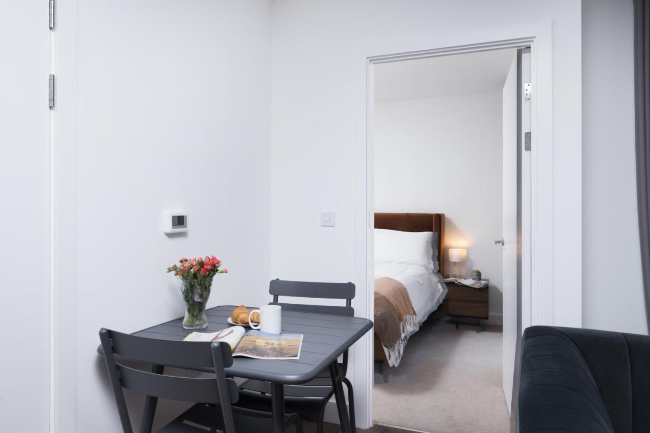 Modern Studios And Apartments At Barking Wharf In 伦敦 外观 照片
