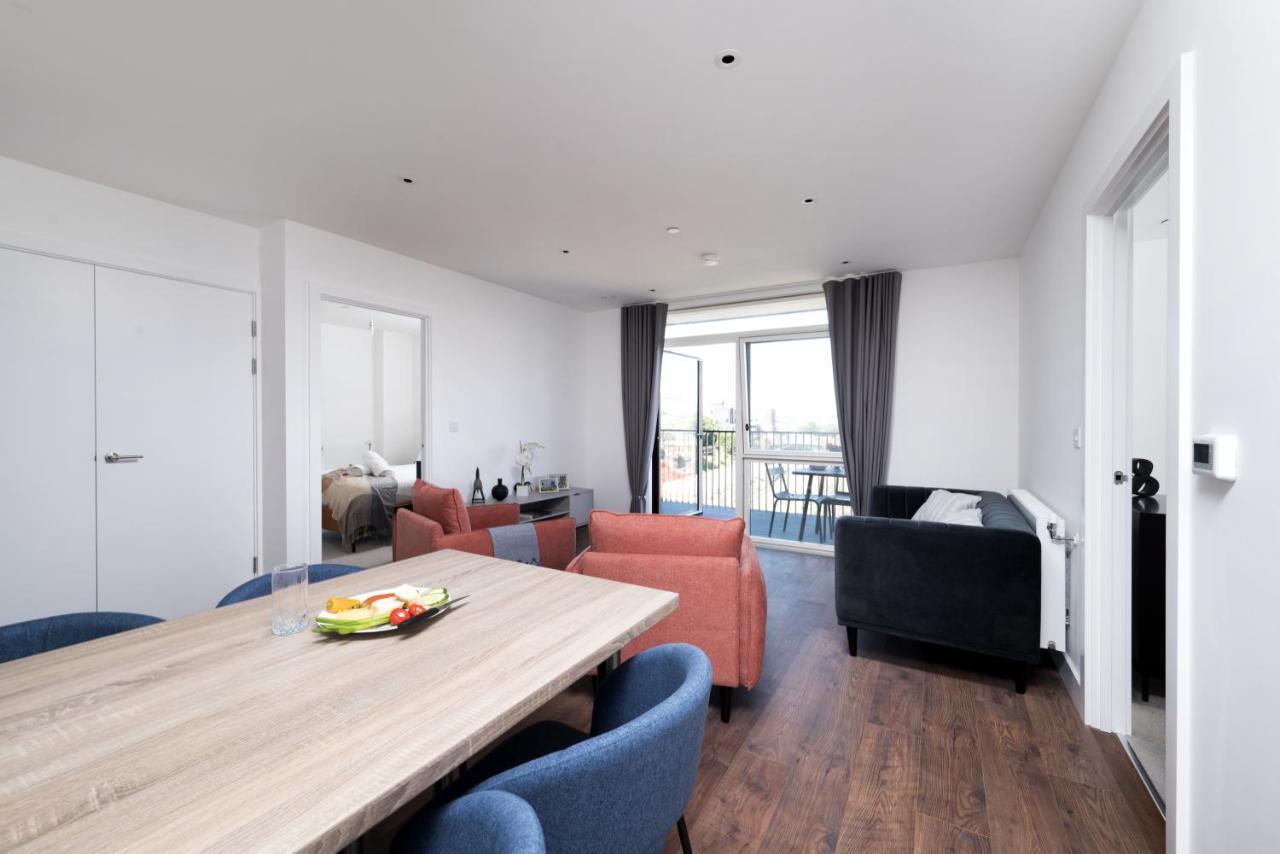 Modern Studios And Apartments At Barking Wharf In 伦敦 外观 照片