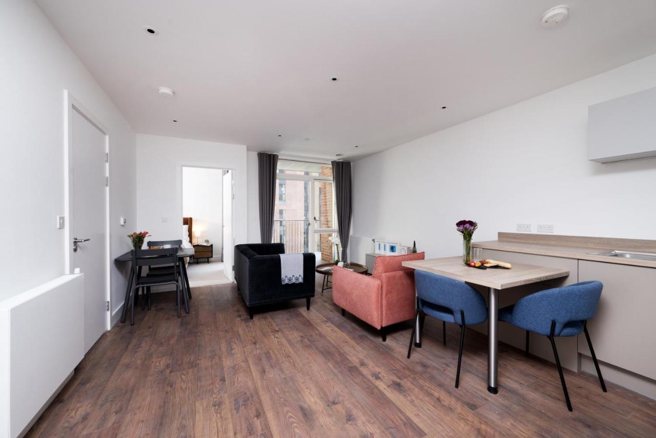 Modern Studios And Apartments At Barking Wharf In 伦敦 外观 照片