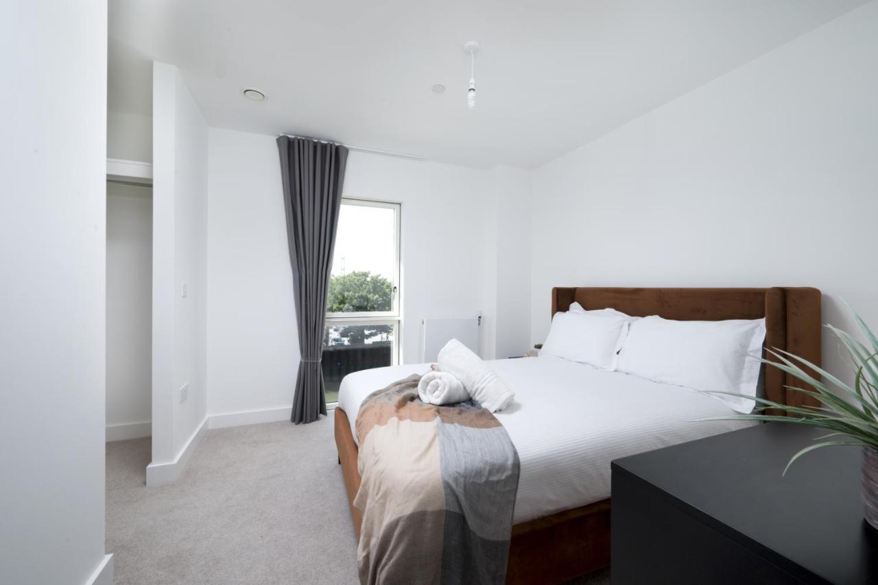 Modern Studios And Apartments At Barking Wharf In 伦敦 外观 照片