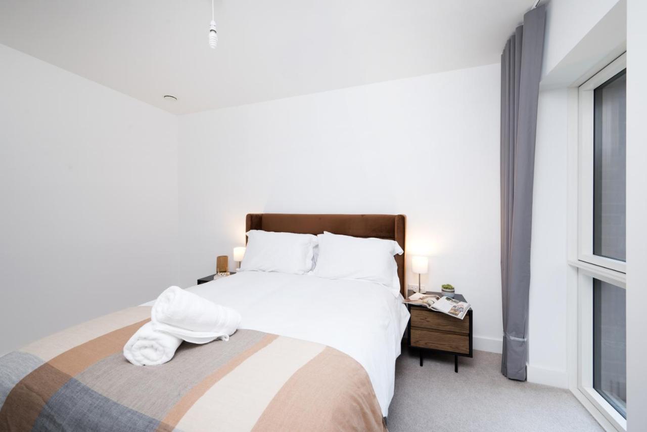 Modern Studios And Apartments At Barking Wharf In 伦敦 外观 照片