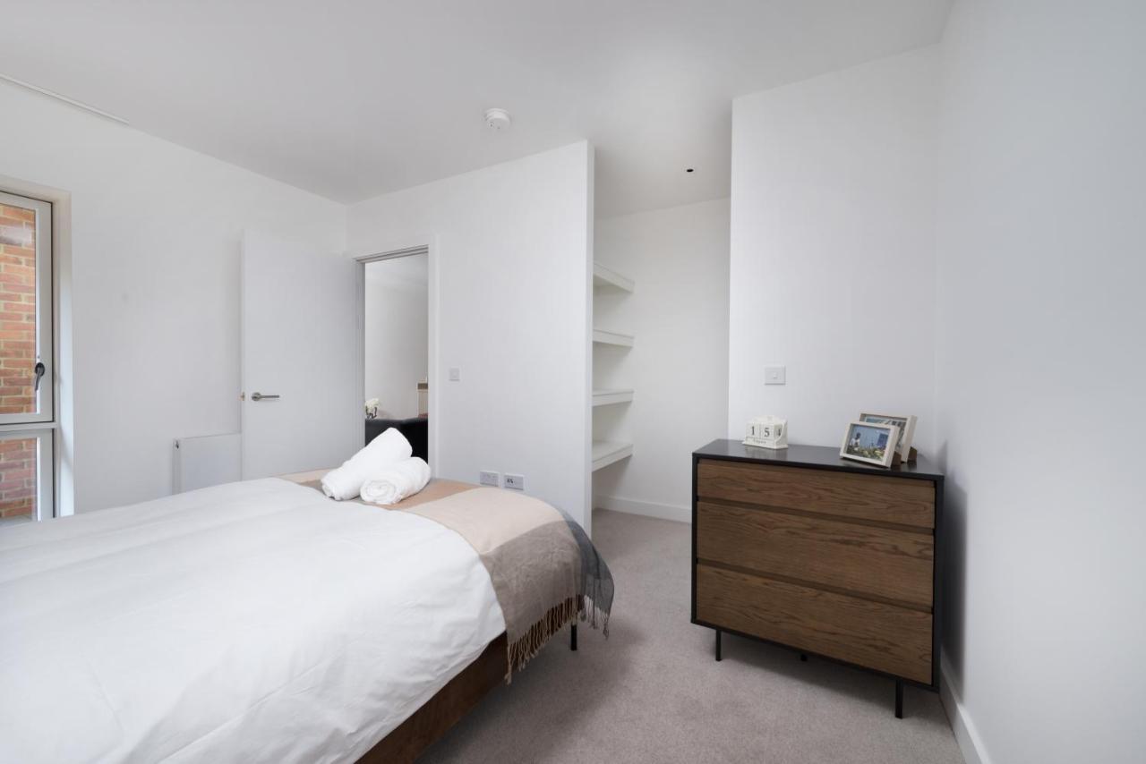 Modern Studios And Apartments At Barking Wharf In 伦敦 外观 照片
